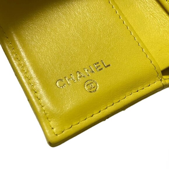 CHANEL Matelasse - Yellow Calfskin Trifold Wallet Gold hardware 671-081325 - Picture 10 of 10